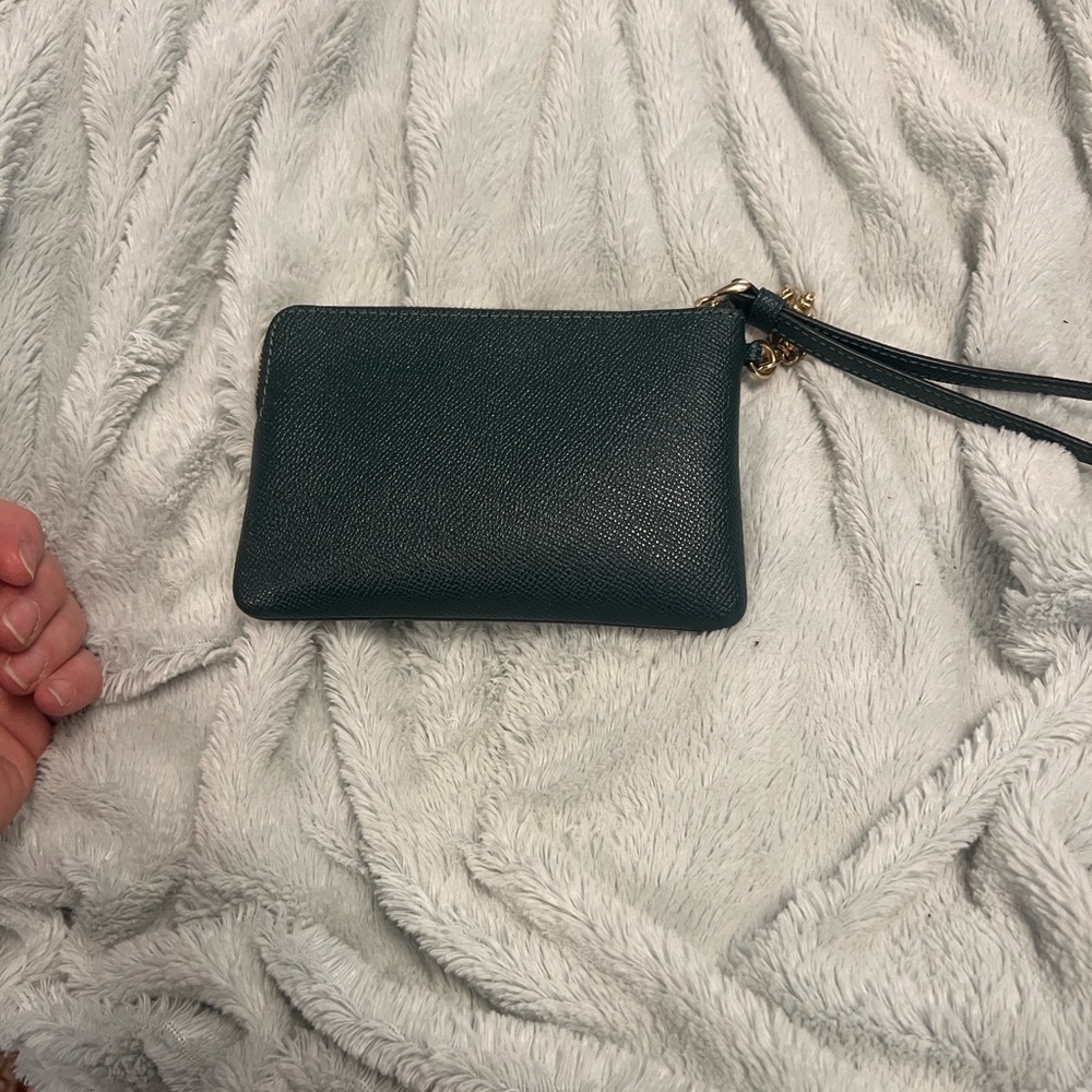 Coach Green Leather Wristlet with Gold Logo - Picture 2 of 8